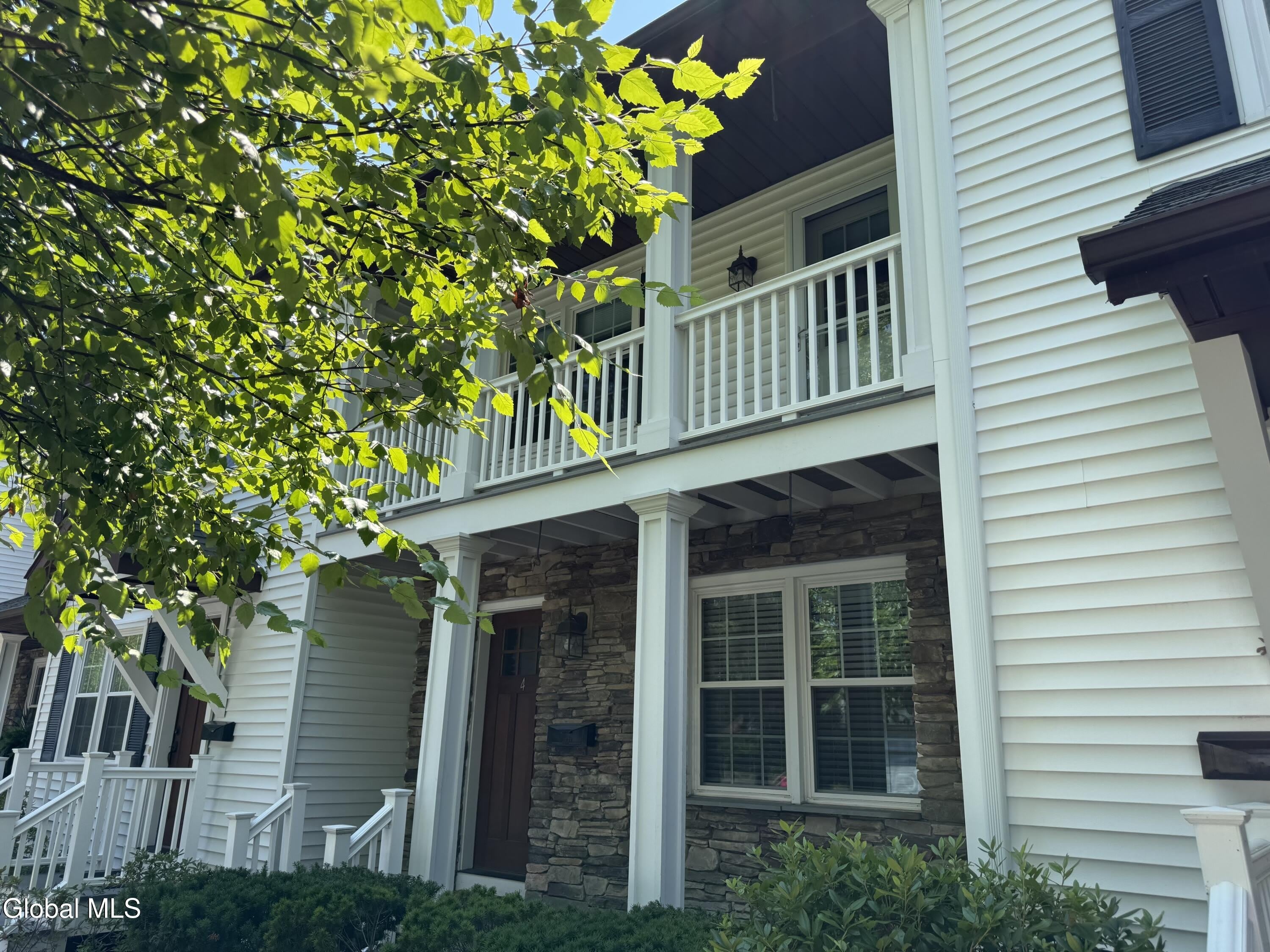 11 Cottage Street – photo 3