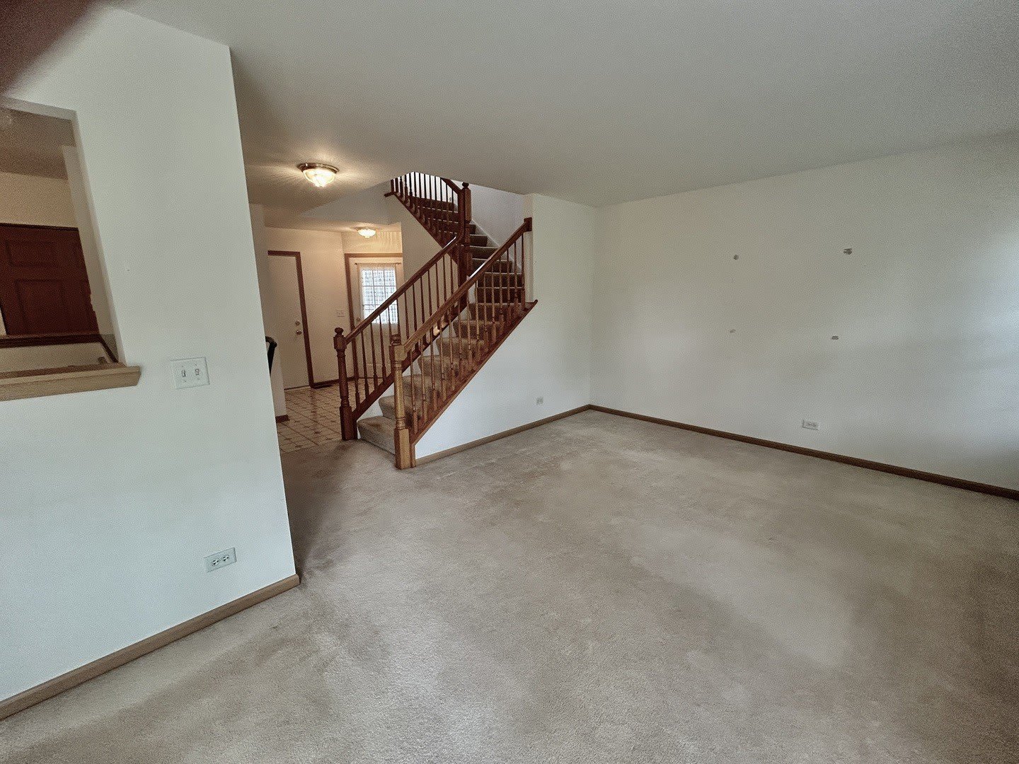 2482 Stoughton Circle – photo 3