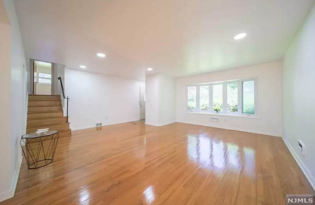 10 Center Street – photo 3