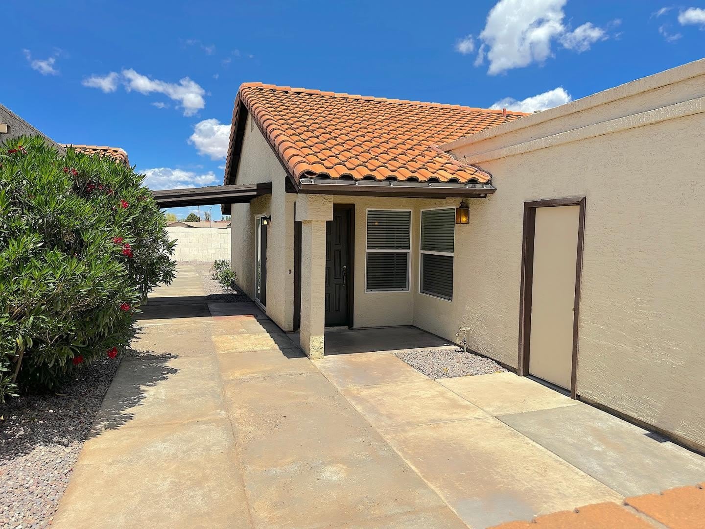 2208 E FARMDALE Avenue – photo 3