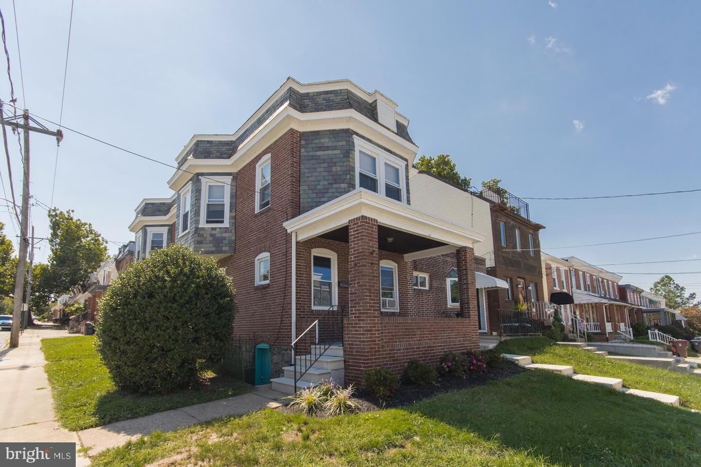 1600 W 10Th St 1 – photo 3