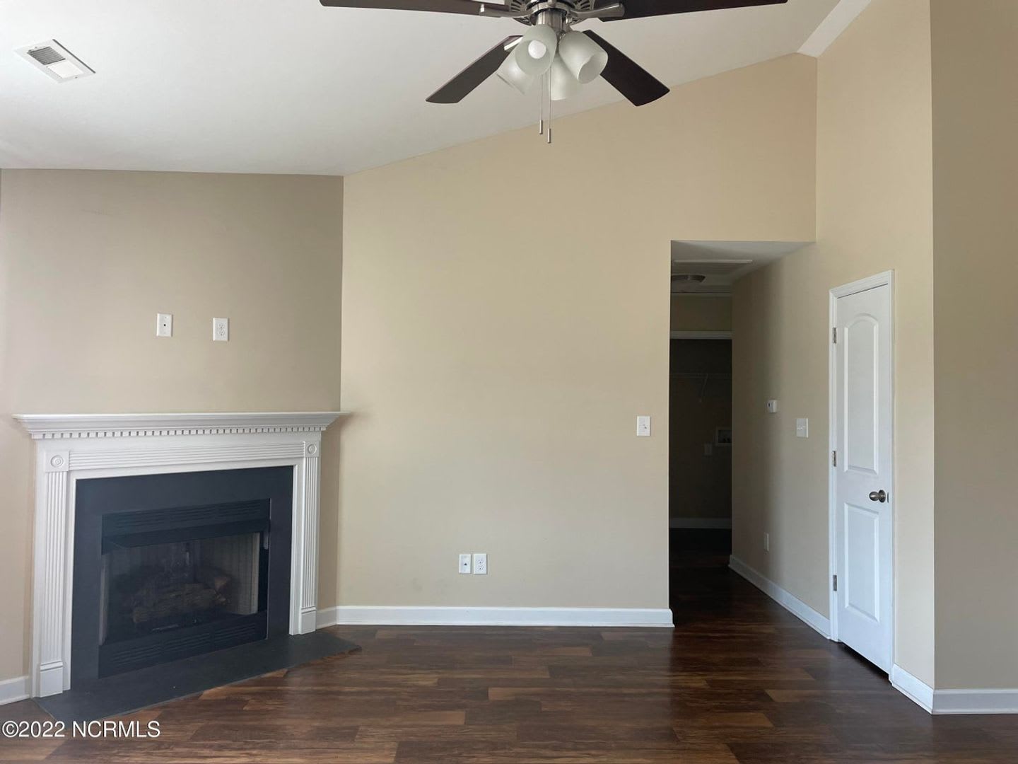 Welcome To Breakwater Drive – photo 3