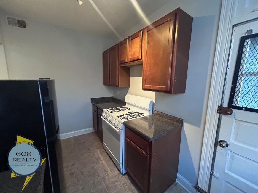 7346 North Damen Ave. – photo 4