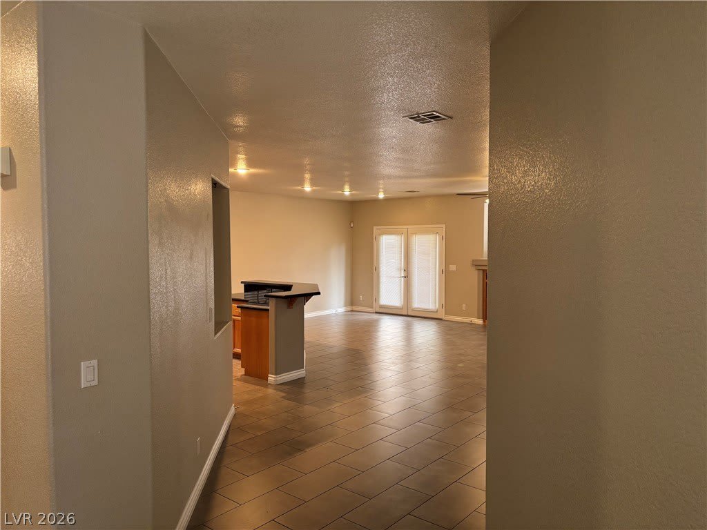 10628 S Olivebranch Avenue – photo 3