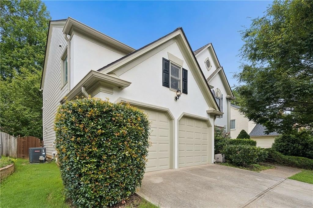 6285 Barwick Lane – photo 2