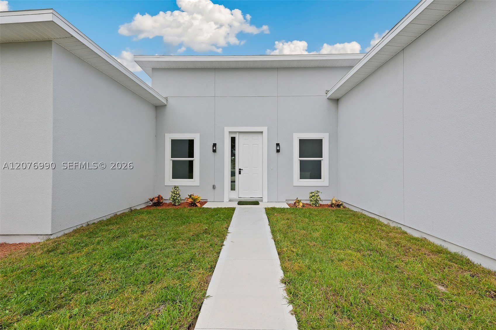 746 HARRIET AVE – photo 3