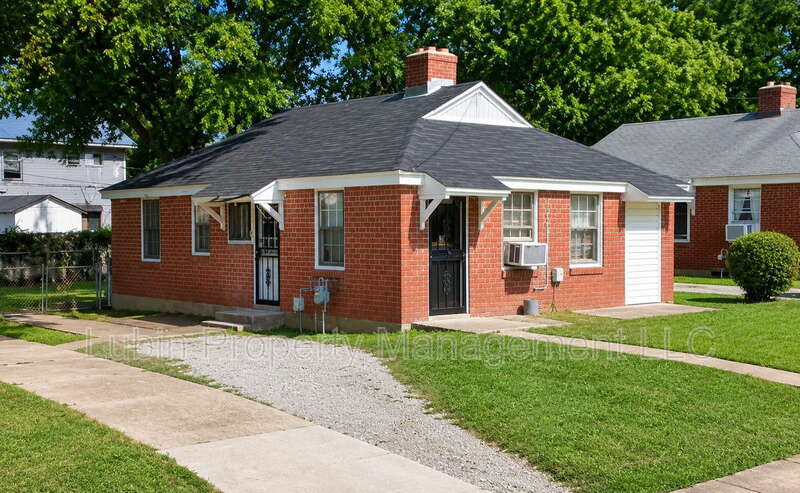 820 Dallas St – photo 1