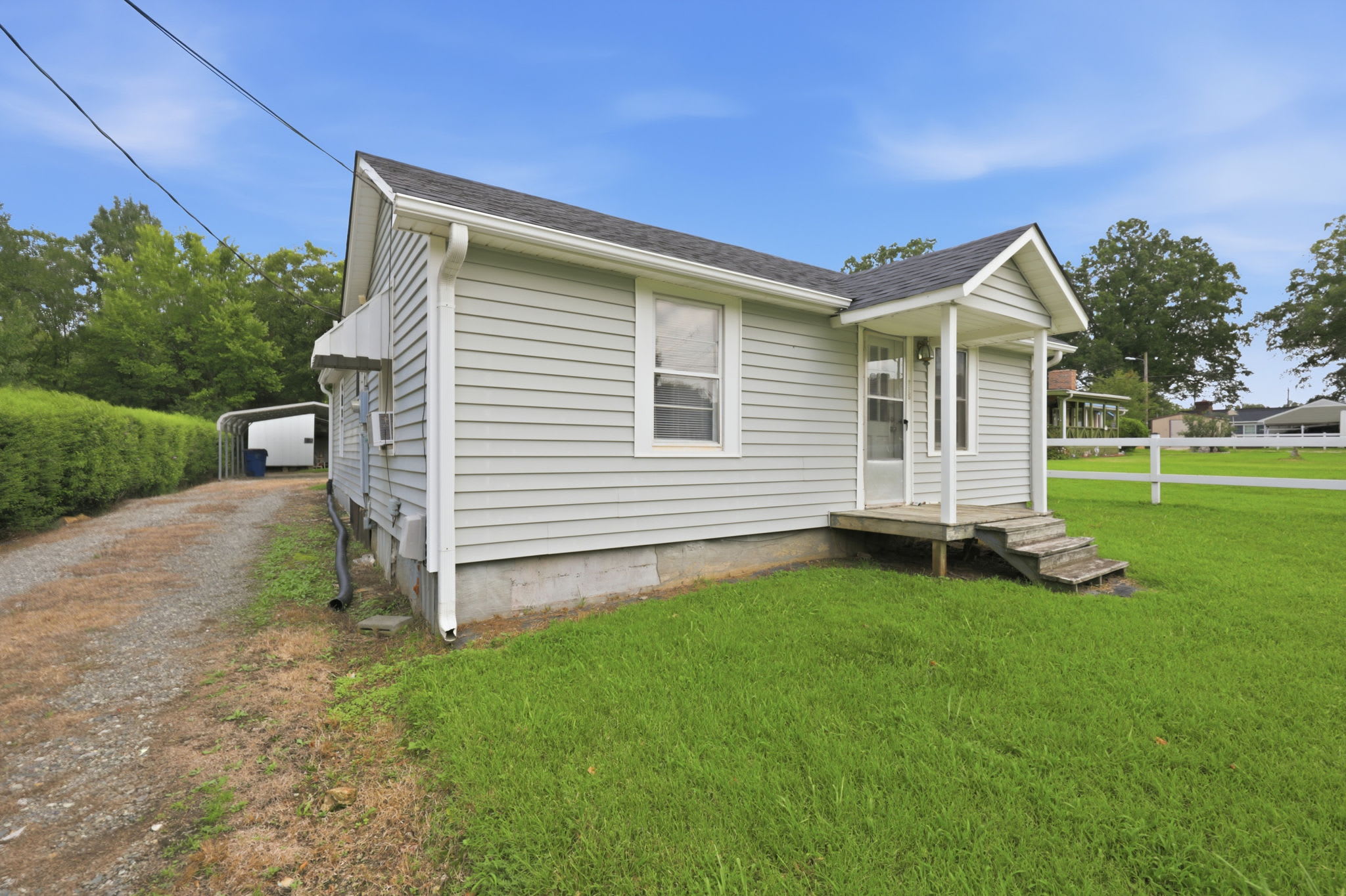 715 Larry Avenue – photo 4