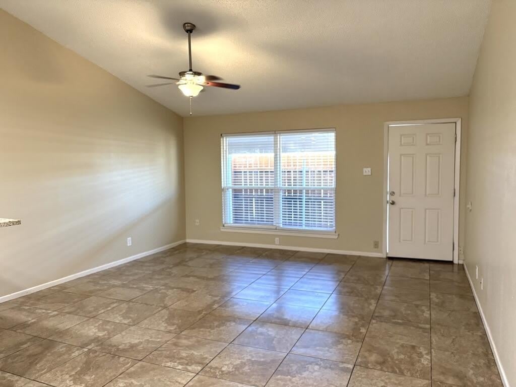 123 N Glenwood Drive – photo 4