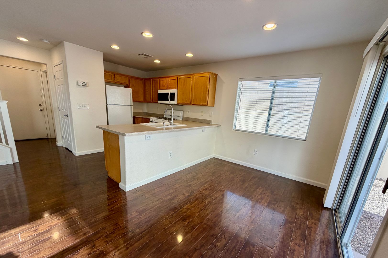 Beautiful Northwest 3 Bedroom Home with Wood Laminate Flooring – No Carpet! – photo 5