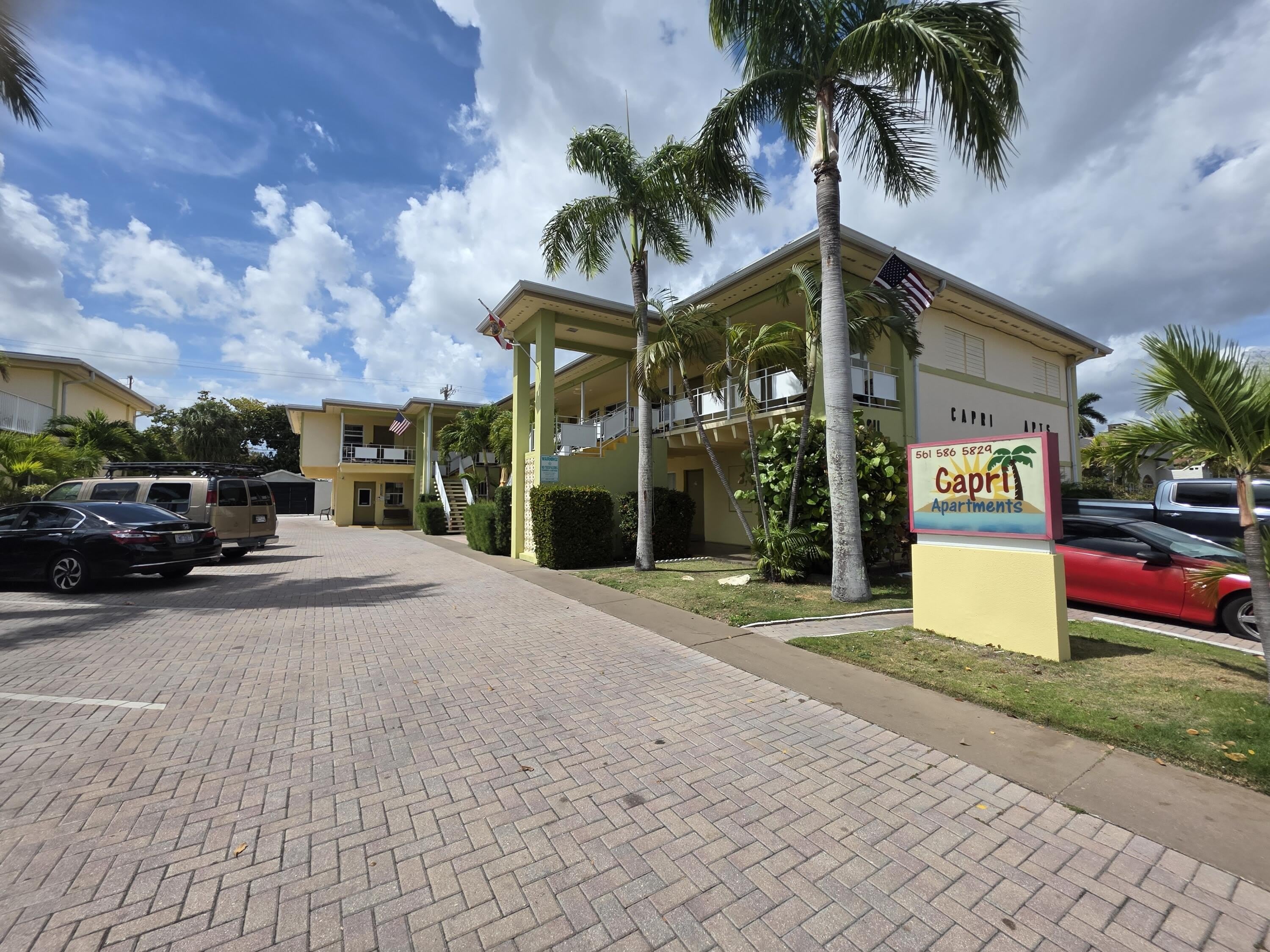 911 N Federal Highway – photo 1