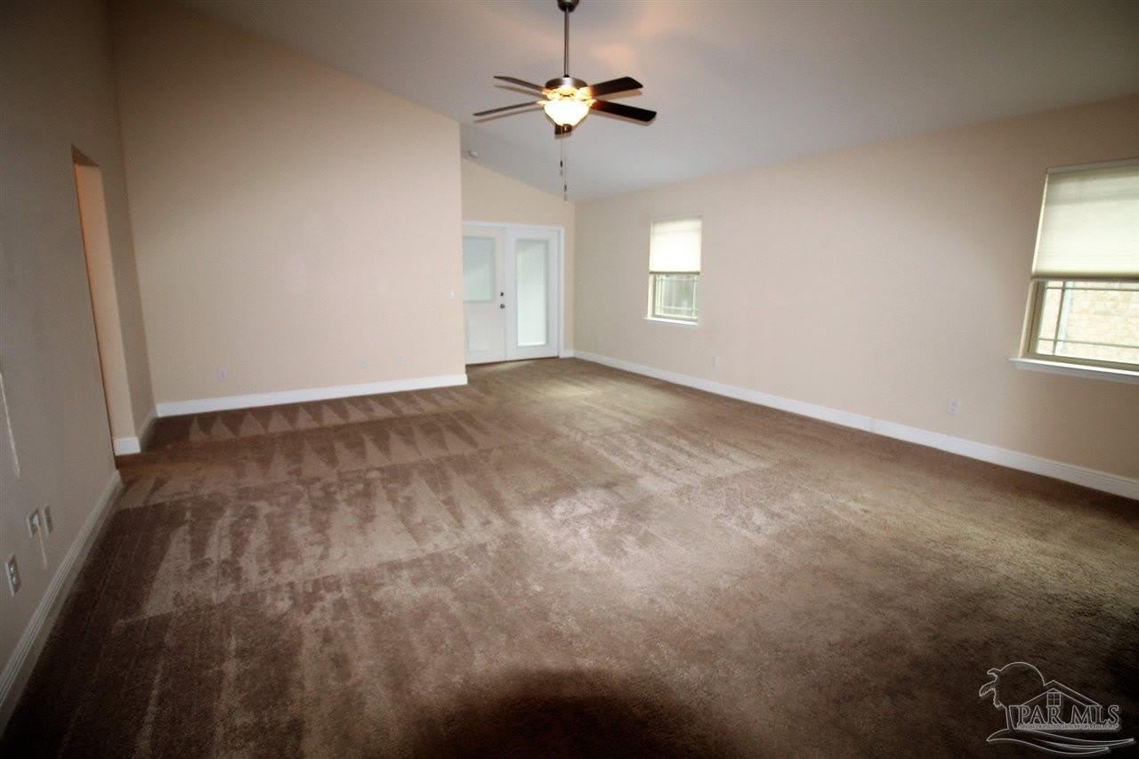 632 Edith Ln – photo 2