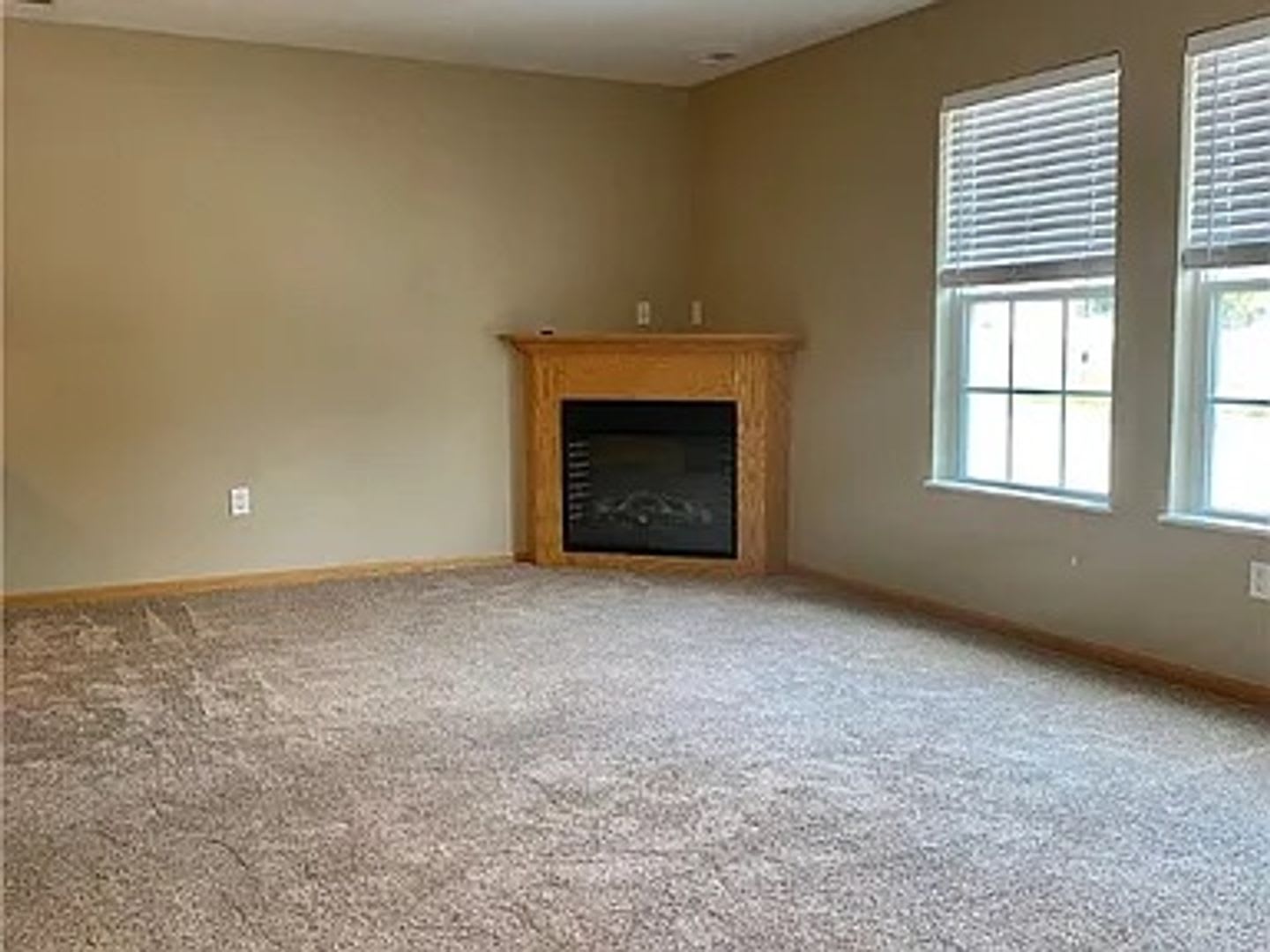 Townhouse for Rent! – photo 2