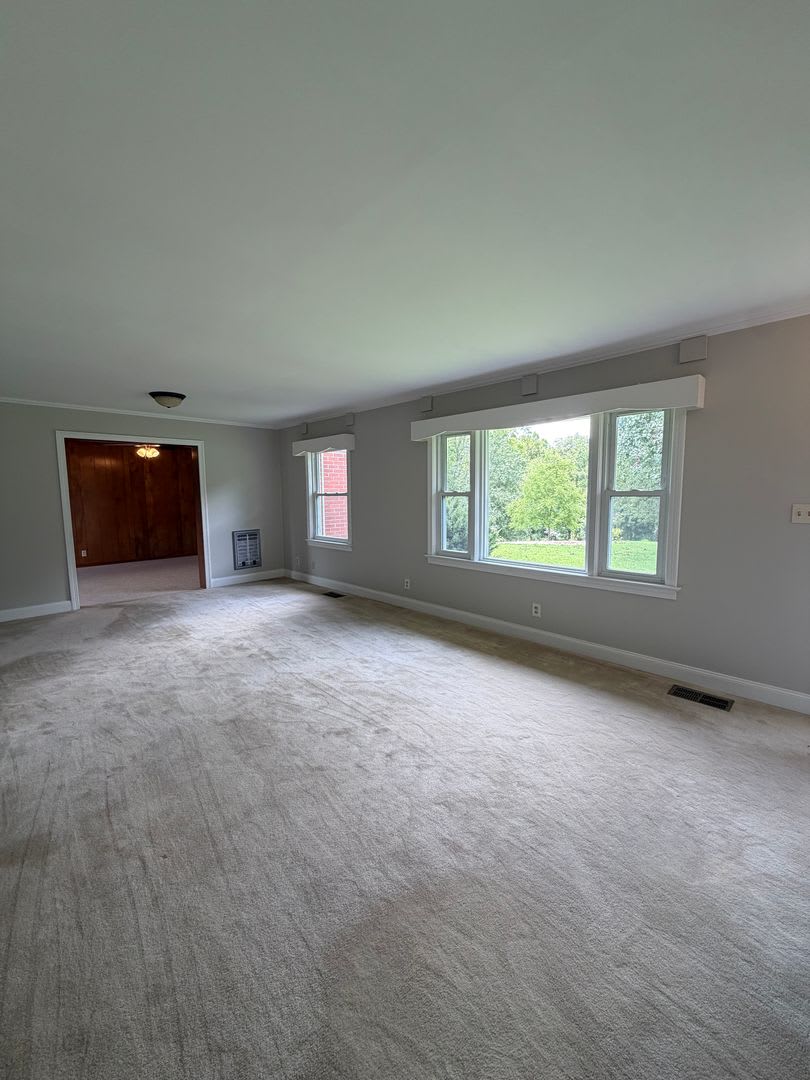 Country Rental on Approximately 1.9 Acres With 4 Bedrooms! – photo 3