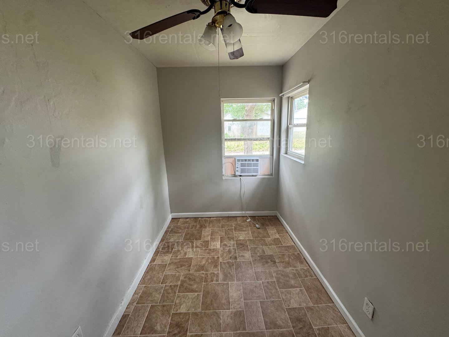 775 2 Bed 1 Bath Single Family Home – photo 4