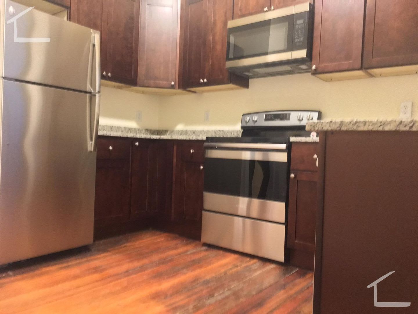 Charming 2 Bedroom-No Broker Fee – photo 4
