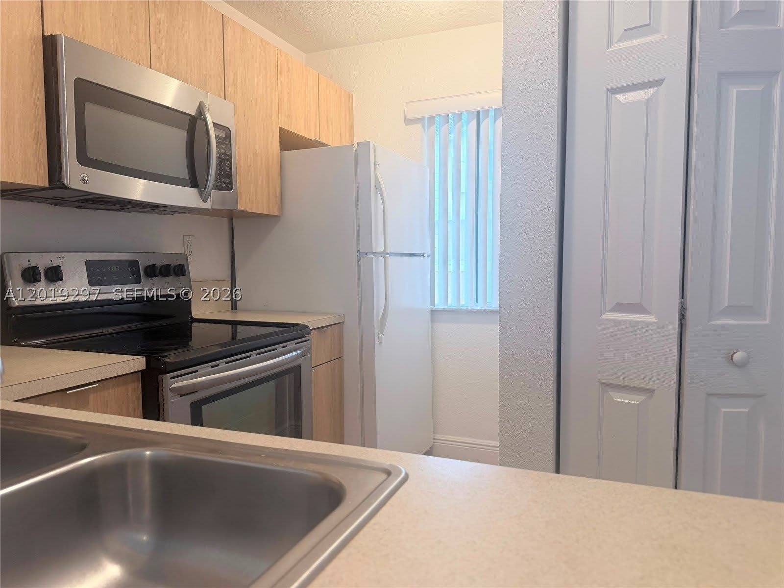 7989 Nw 8Th St – photo 3
