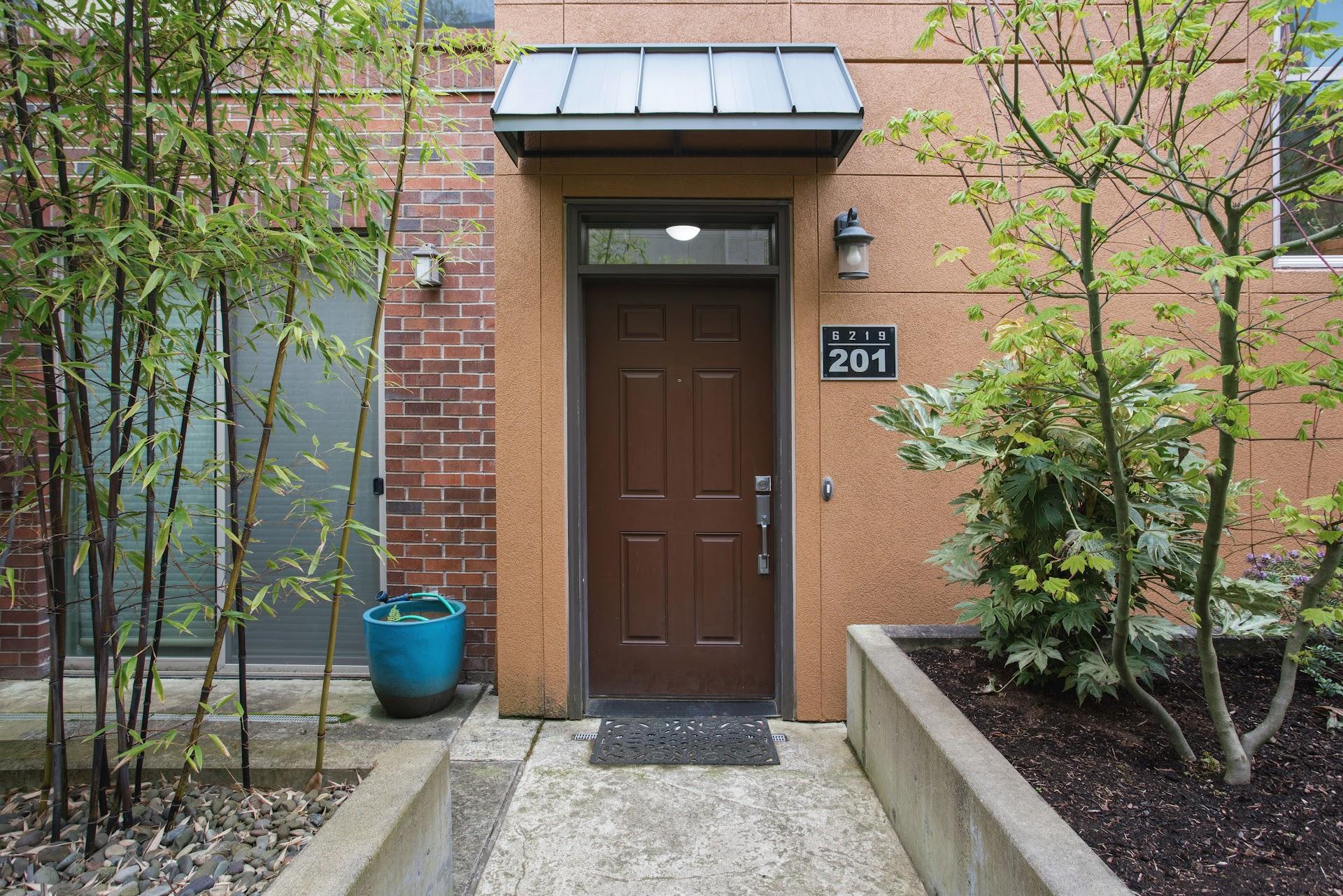 6219 Northeast Carillion Drive – photo 2