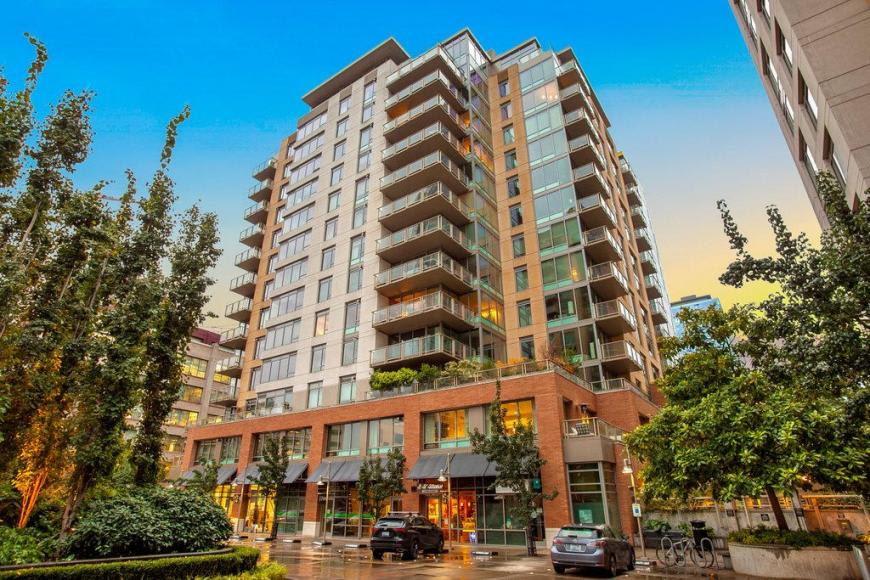 900 Lenora St – photo 3