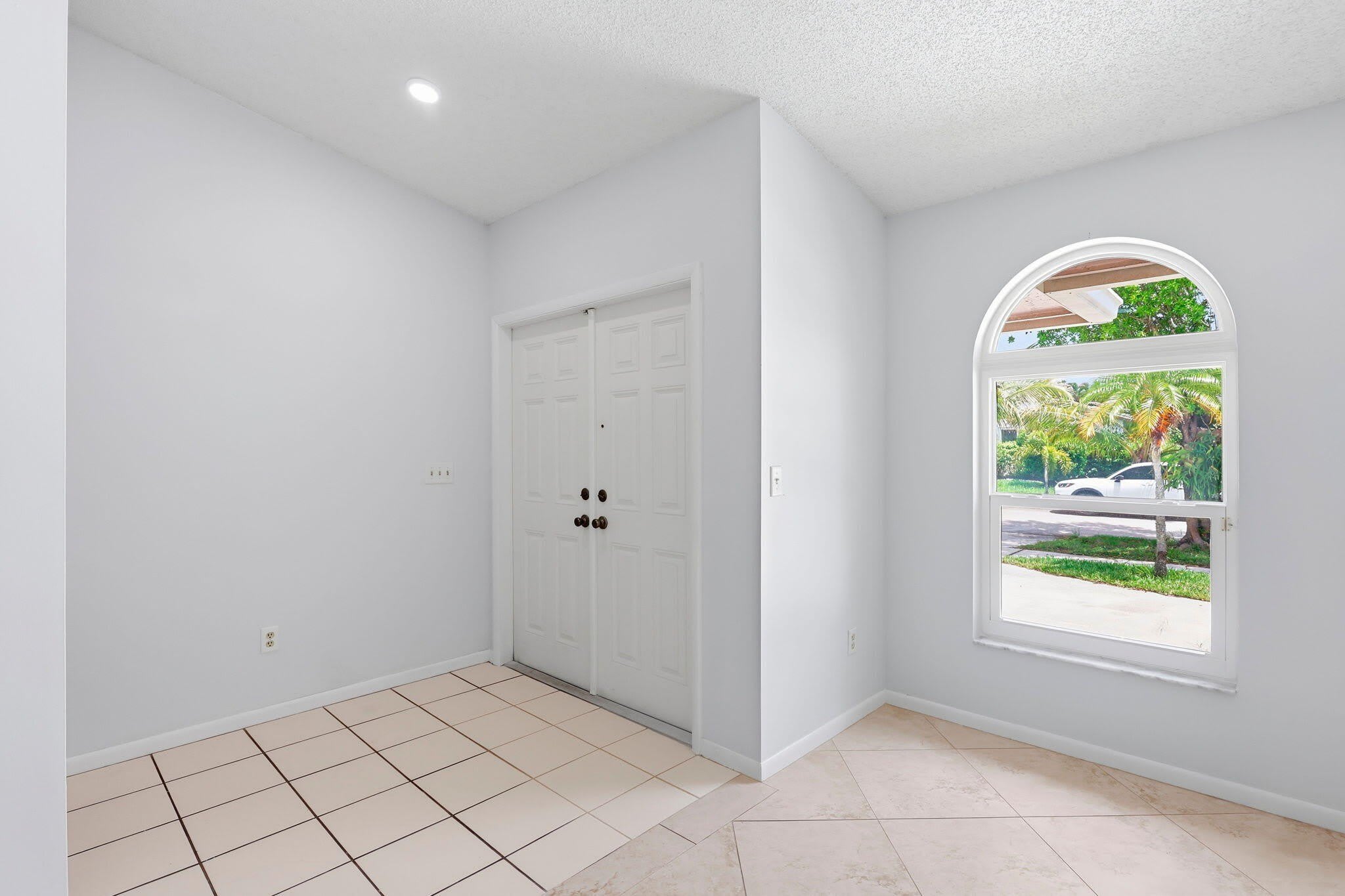 2171 NW 76th Avenue – photo 4