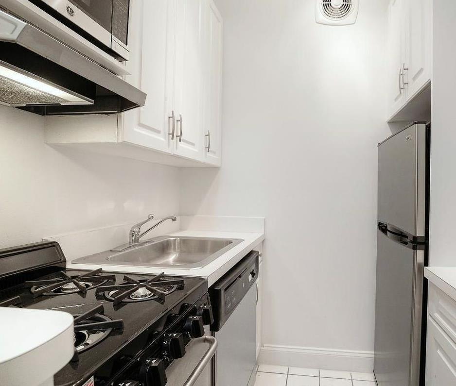 210 East 83rd Street – photo 5