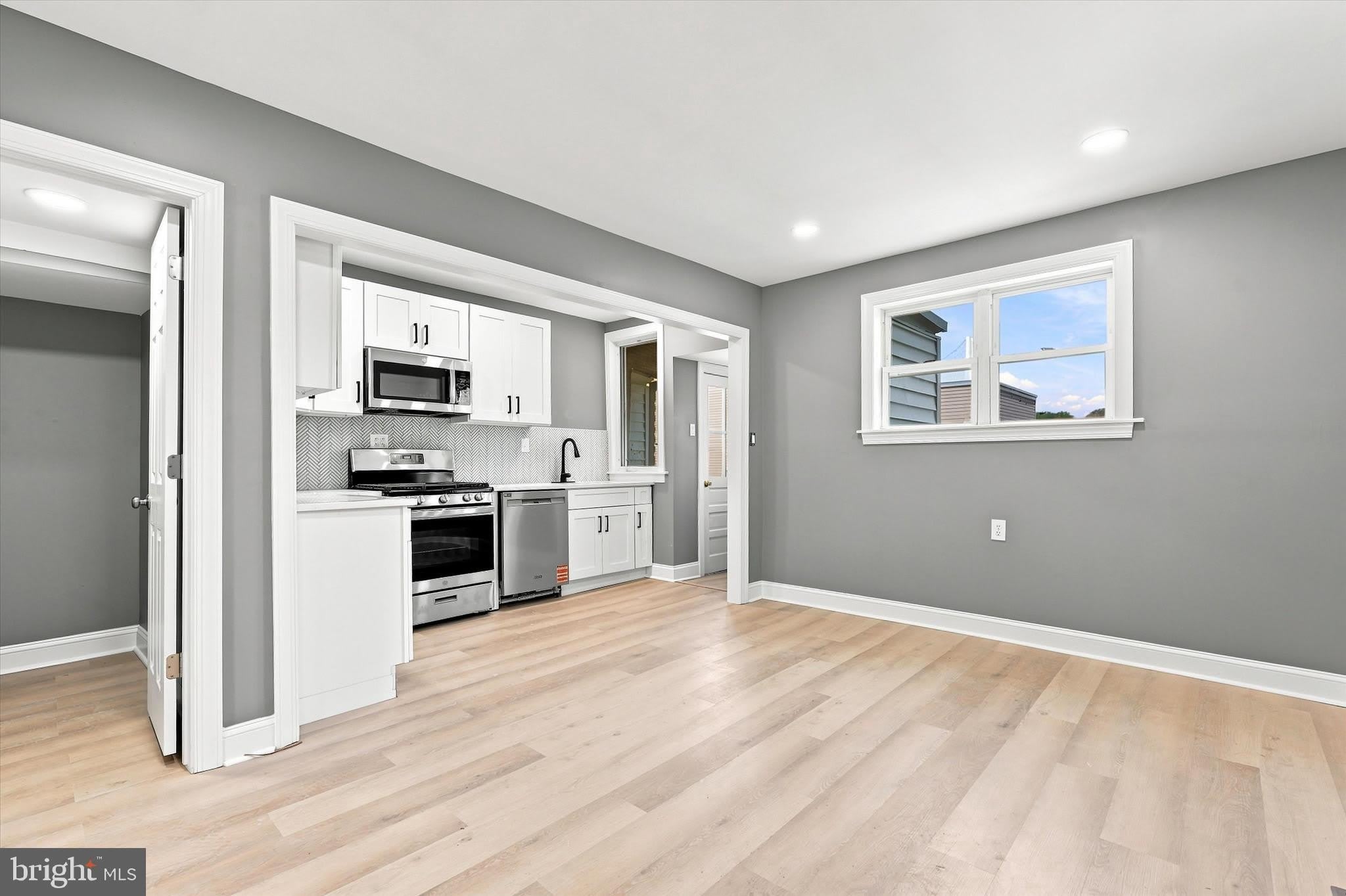 406 KINGSLEY Street – photo 4