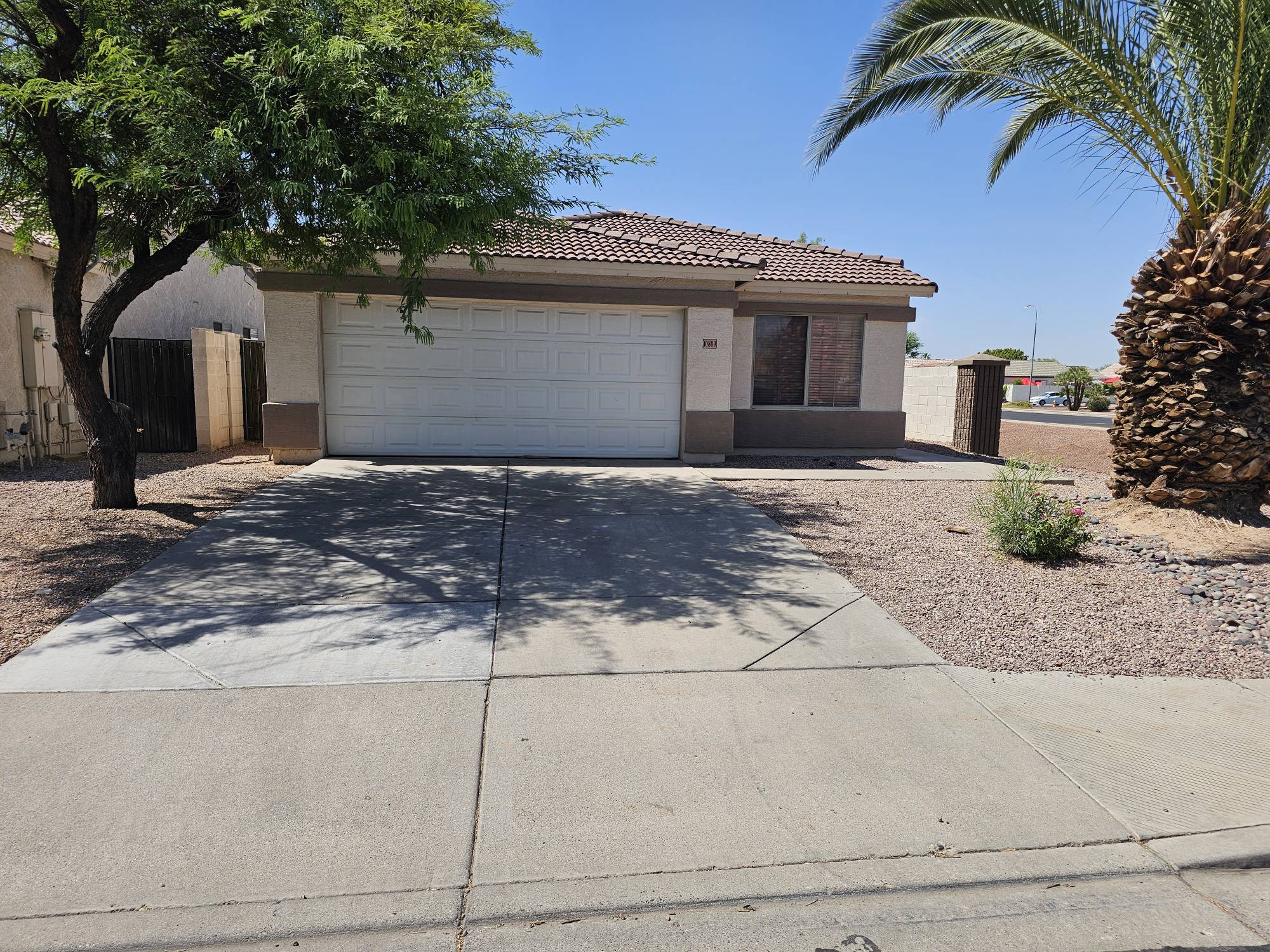 10809 W Edgemont Ave – photo 2