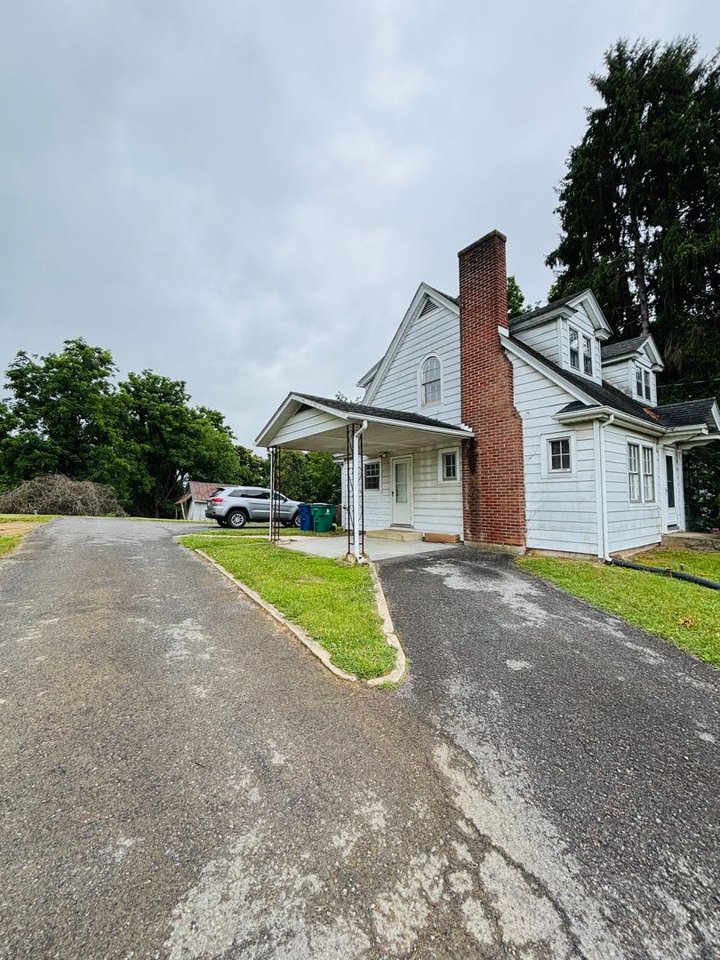 4 Bedroom 2 Bathroom house – photo 2