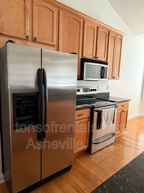 18 Spelter St. – photo 3