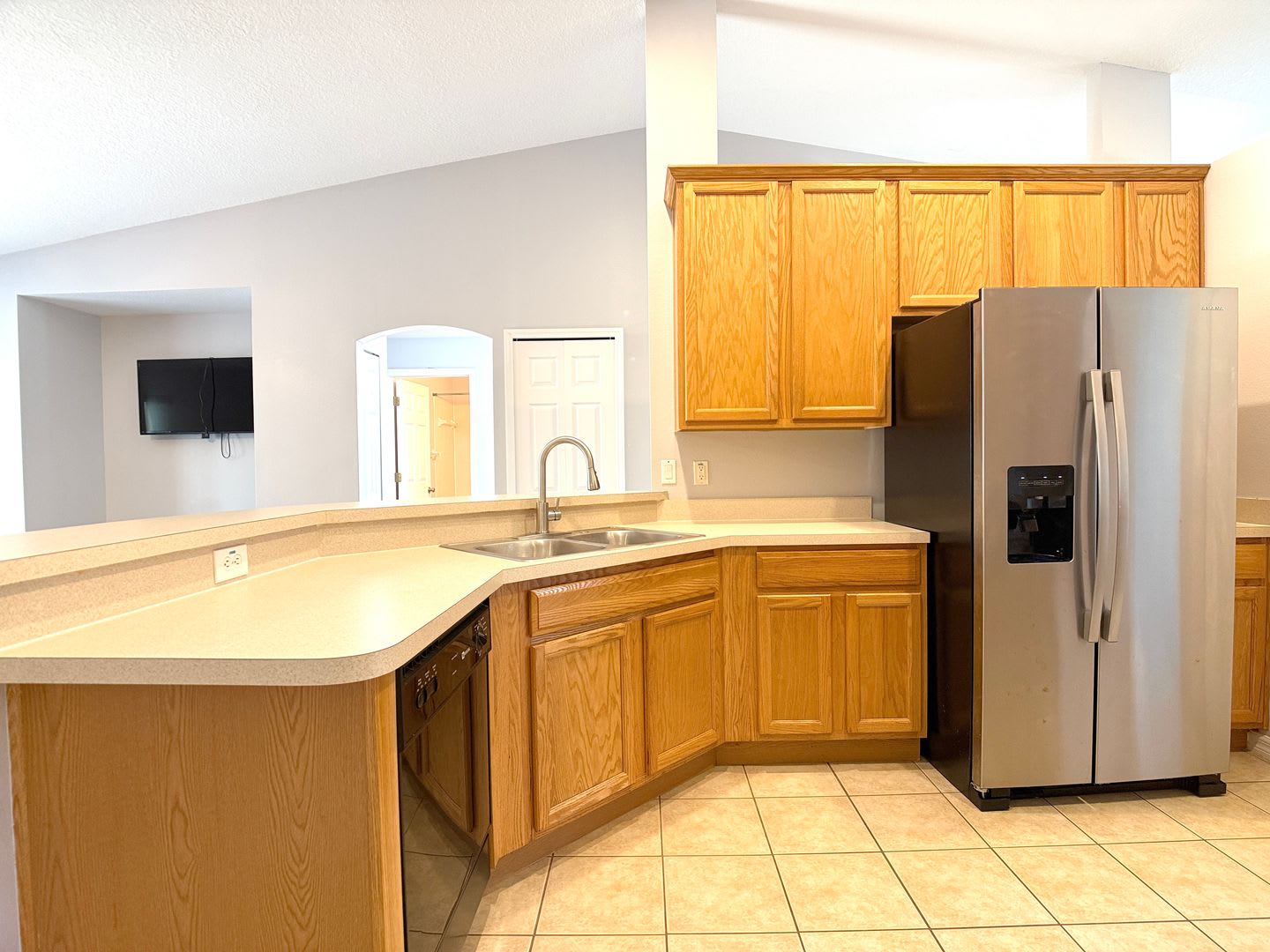Beautiful 3 Bed 2 Bath Ranch Pool Home Lawn Pool Care Included – photo 4