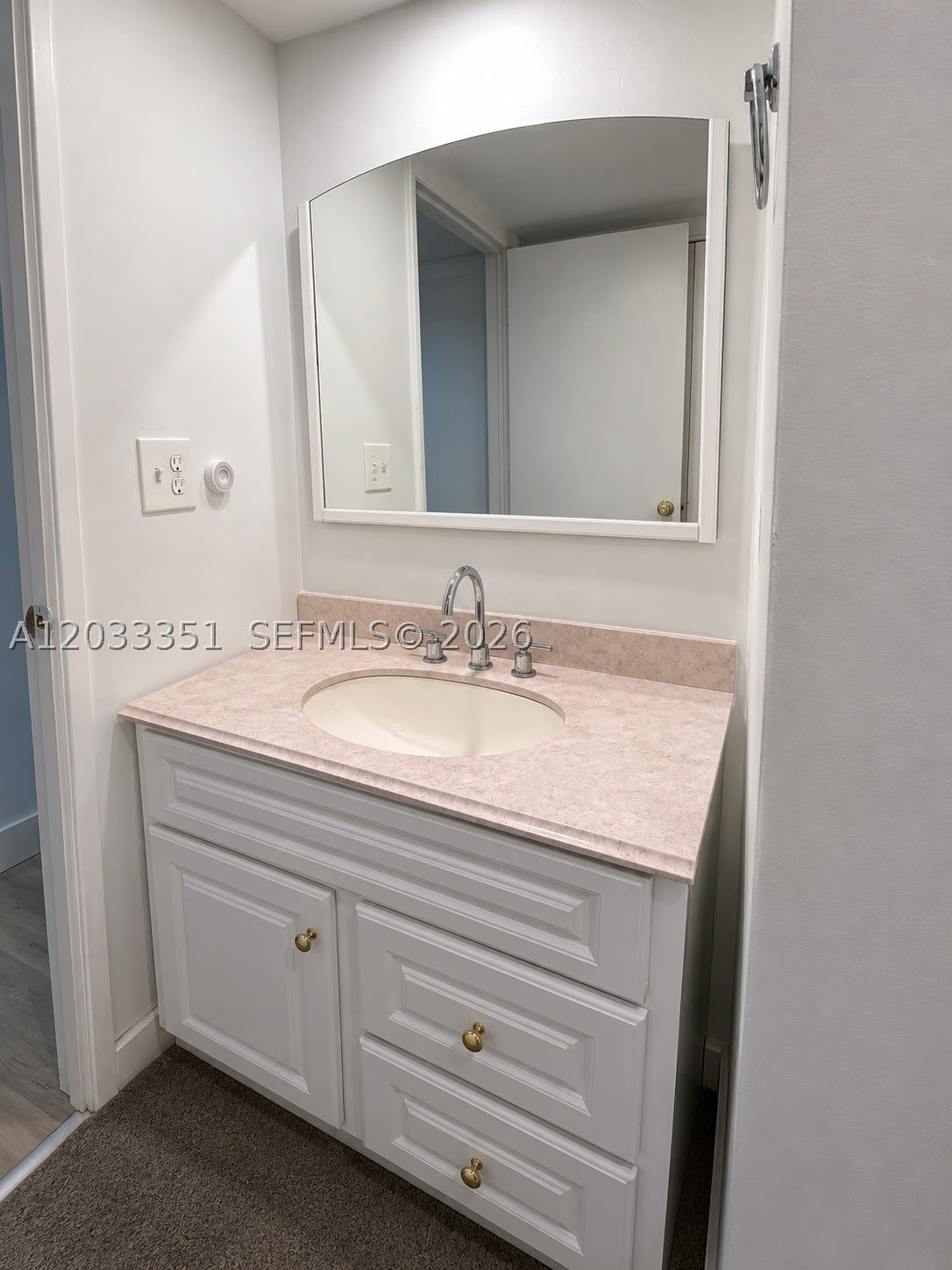 301 Bonaventure Blvd – photo 4