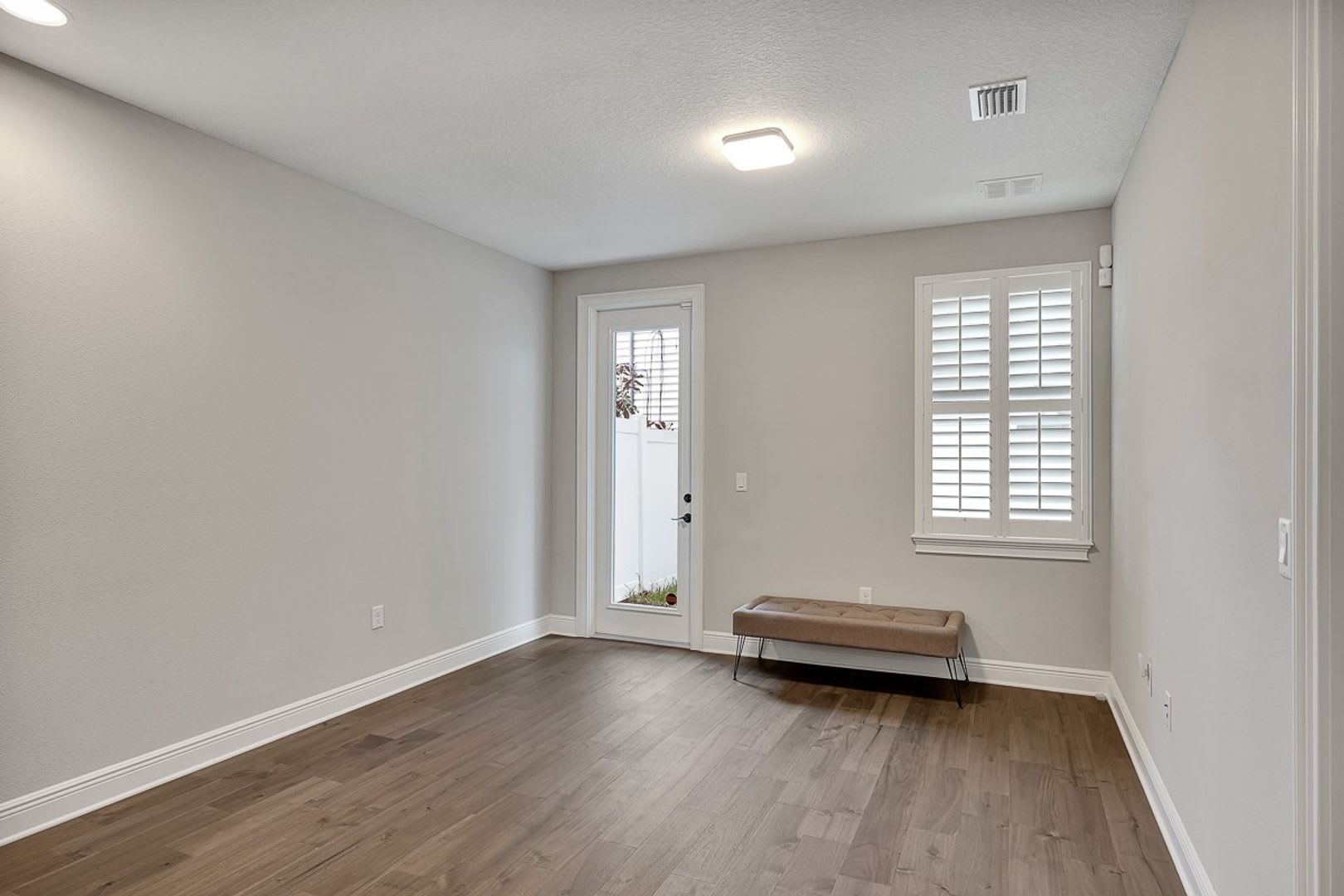 Plant High School district-South Tampa 3-story, 4 Bedroom Townhome Available Oct. 2, 2026! – photo 3