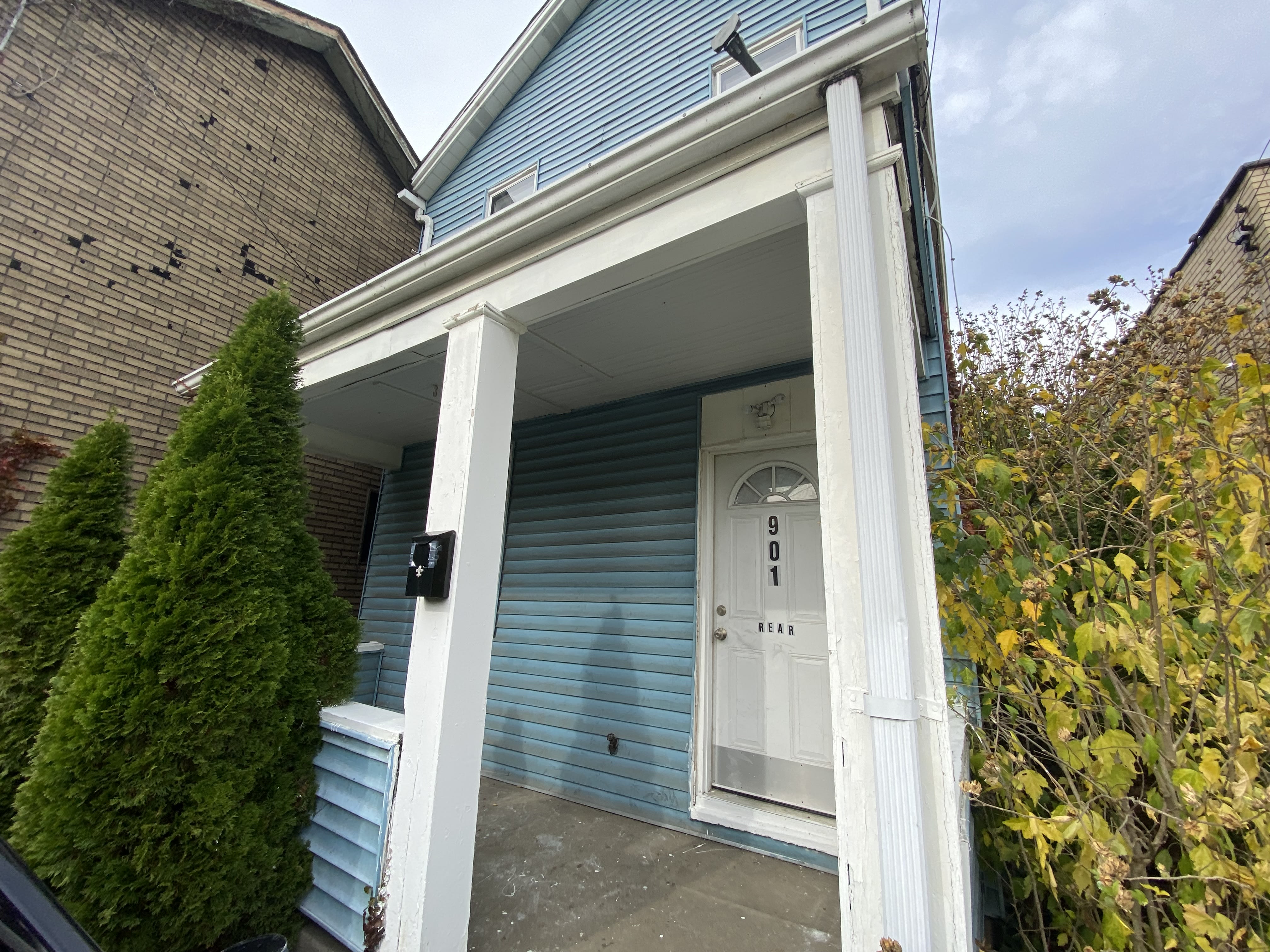 901 Chartiers Ave – photo 1