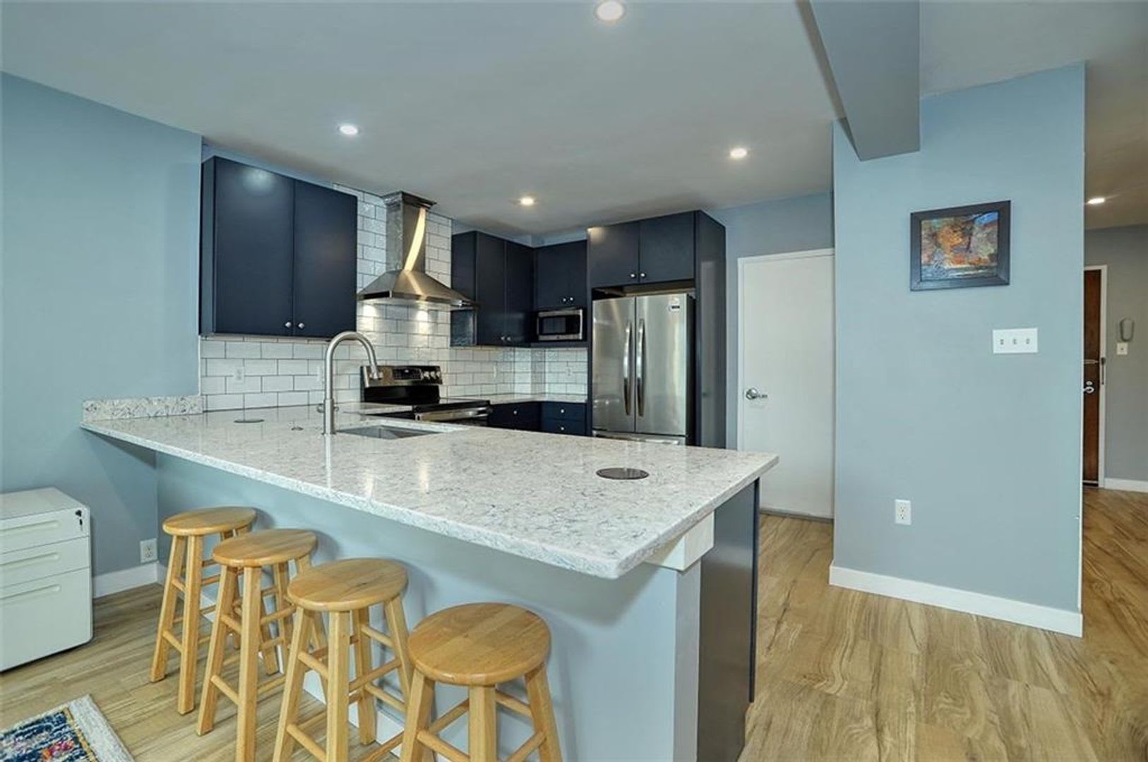 Ready Now! Stunning 12th-Floor Condo with Incredible City Views! – photo 4