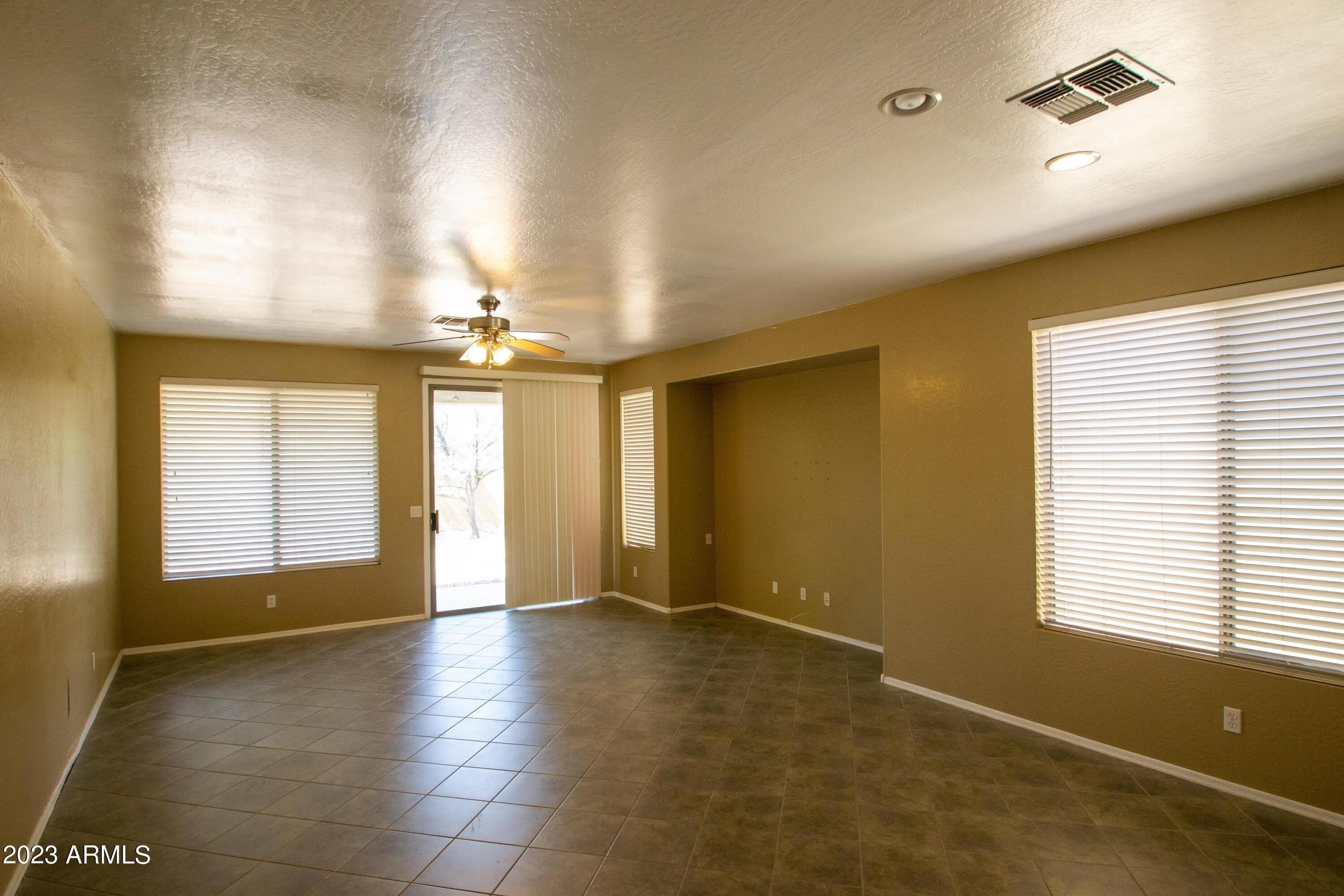 3381 W THOREAU Lane – photo 3