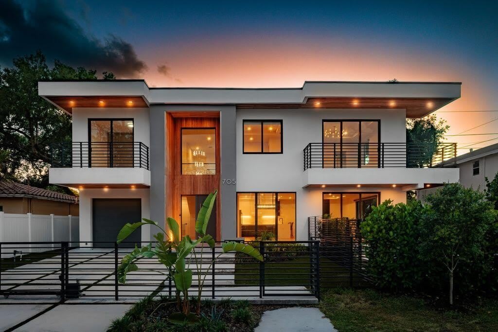705 Sw 8Th Terrace – photo 2
