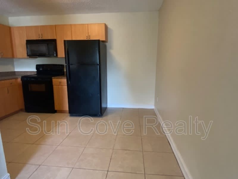 21027 Voyager Blvd – photo 3