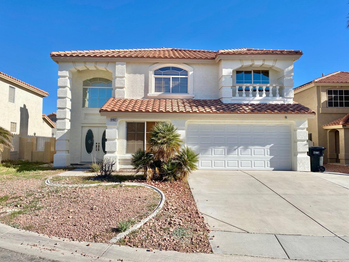 IMMACULATE 5 BEDROOM / 2.5 BATHROOM 2 STORY HOME W/ POOL & SPA, W/2 CAR GARAGE – photo 1