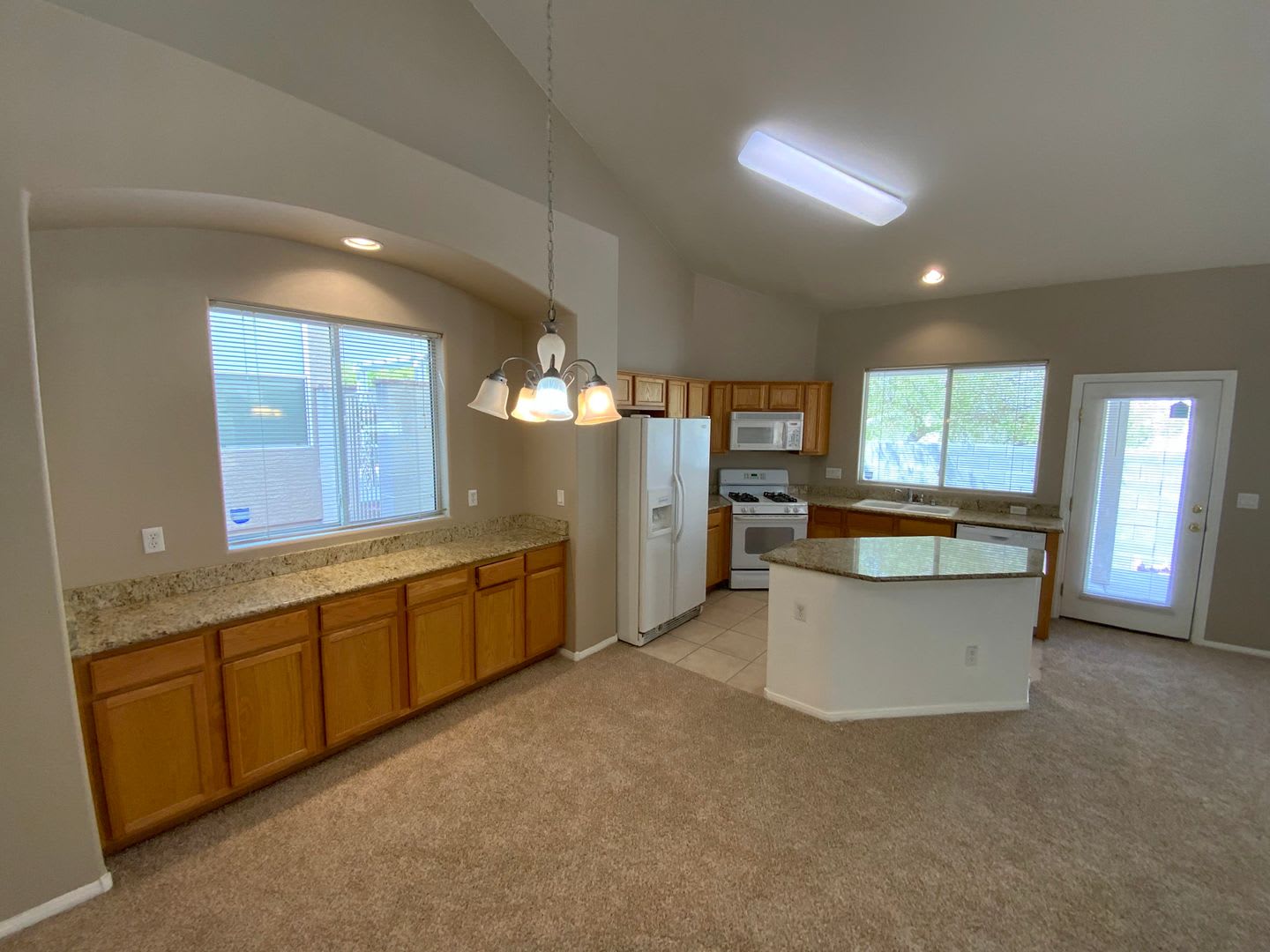 NW Home w/ 2 Primary Bedrooms with one downstairs – photo 3