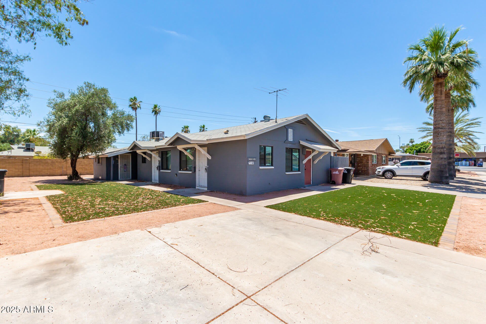 6813 E AVALON Drive – photo 1