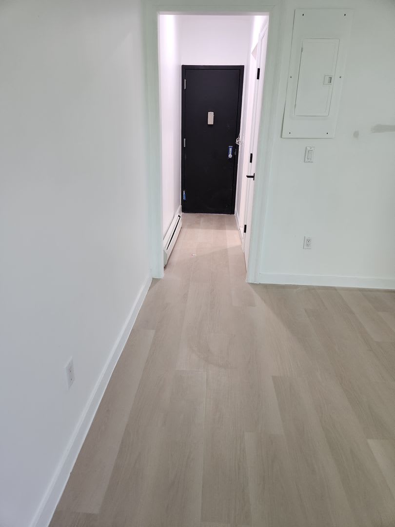 1 Bedroom Apartment Fully Renovated for Rent – photo 4