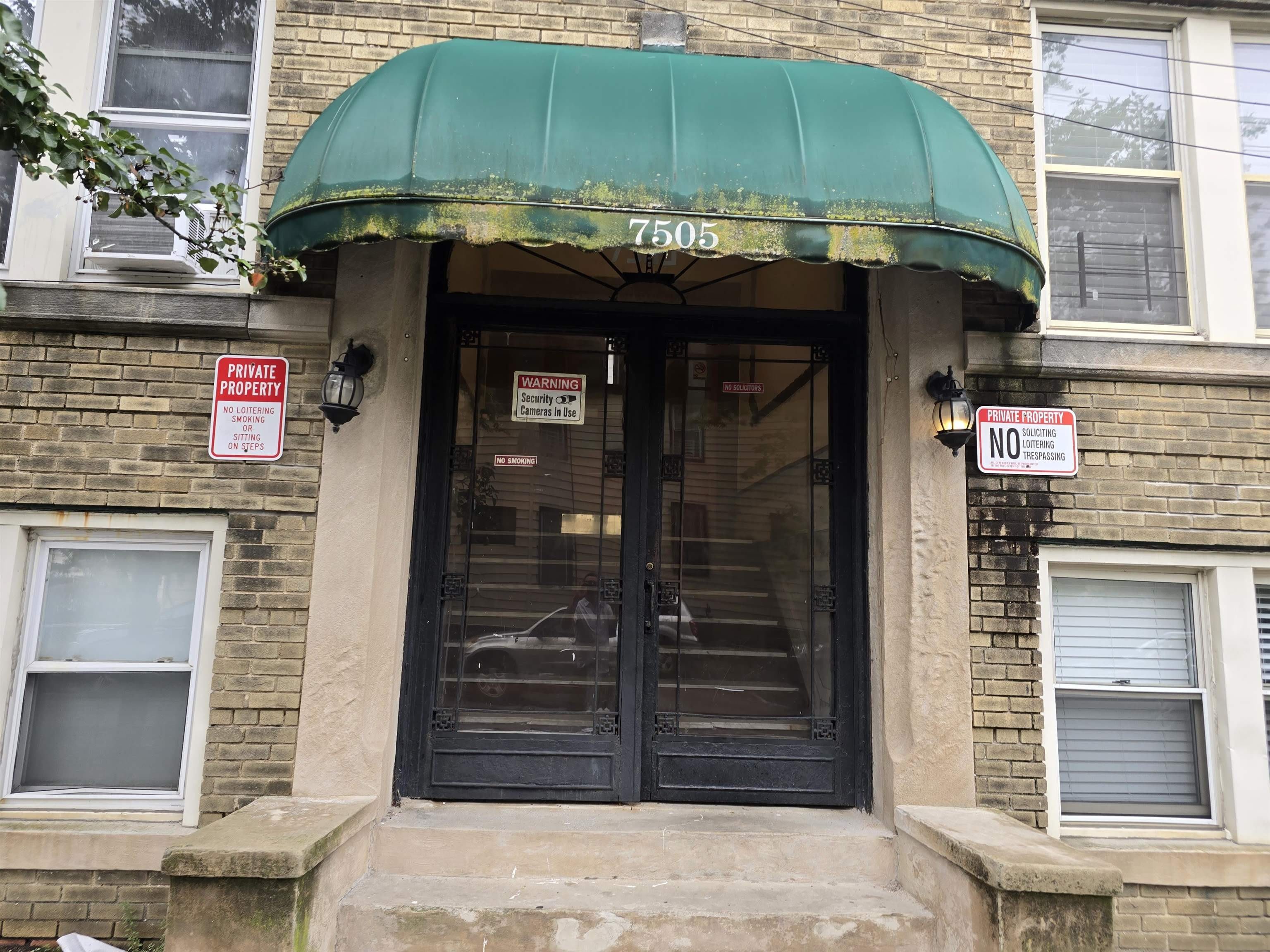 7505 PALISADE AVE – photo 2