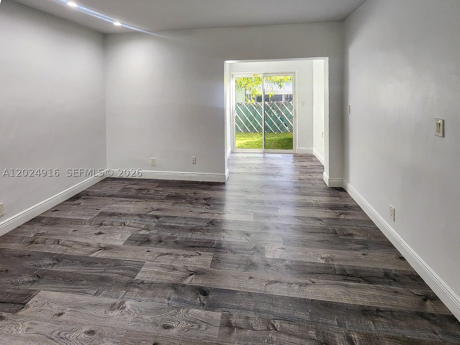 2460 Taylor St – photo 4