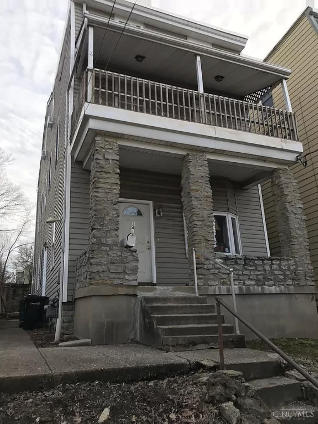 241 E University Avenue – photo 1