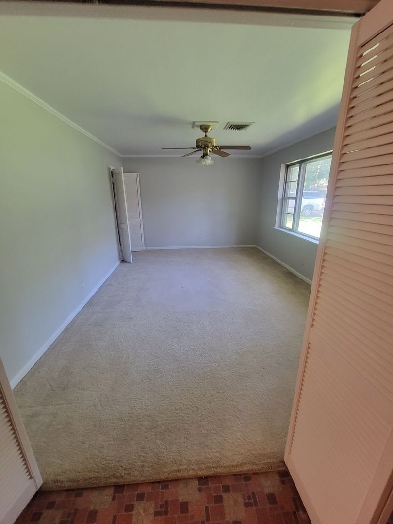 TWO BEDROOOM HOME IN MONROE! – photo 3