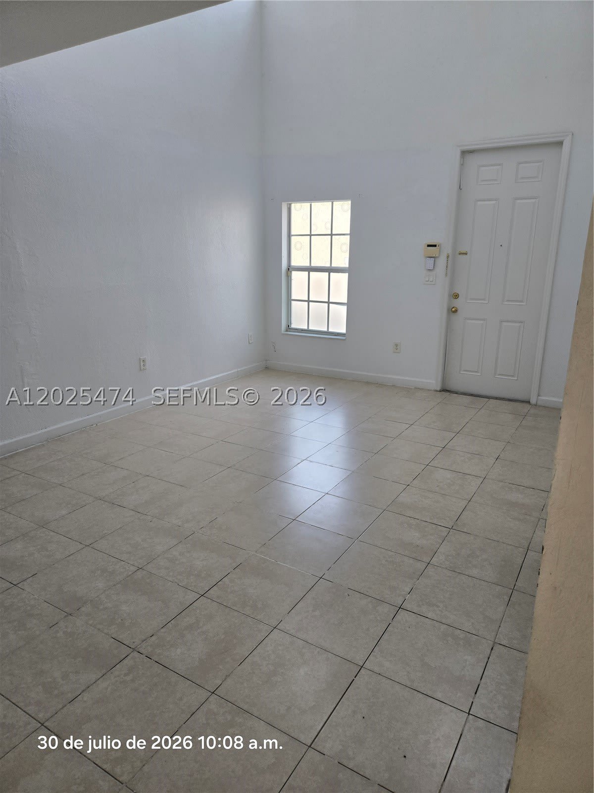 4136 NE 24th St – photo 3