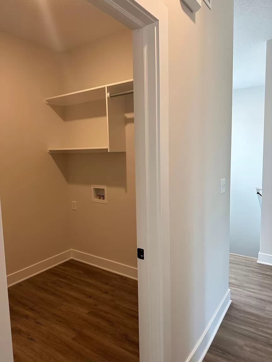 1120 North Broadview Lane 1 – photo 3