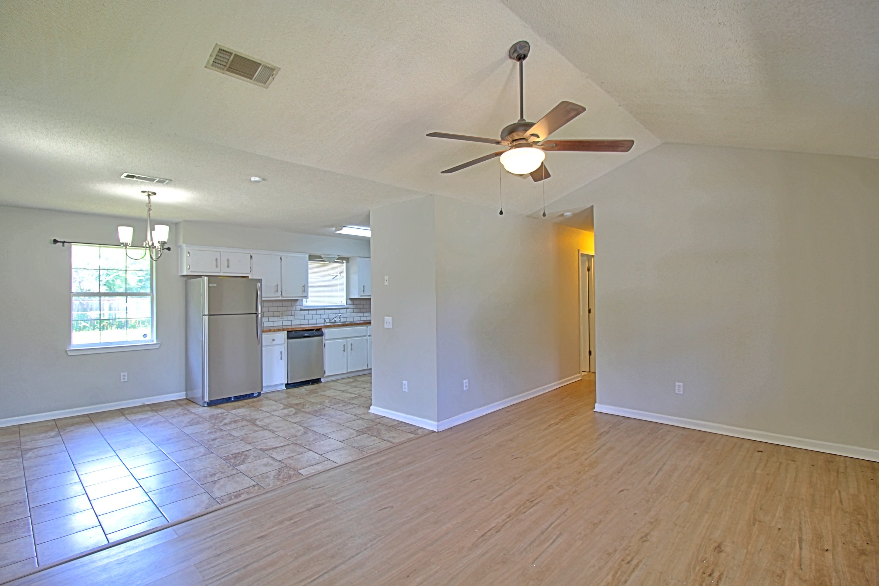 218 Sheila Drive – photo 3