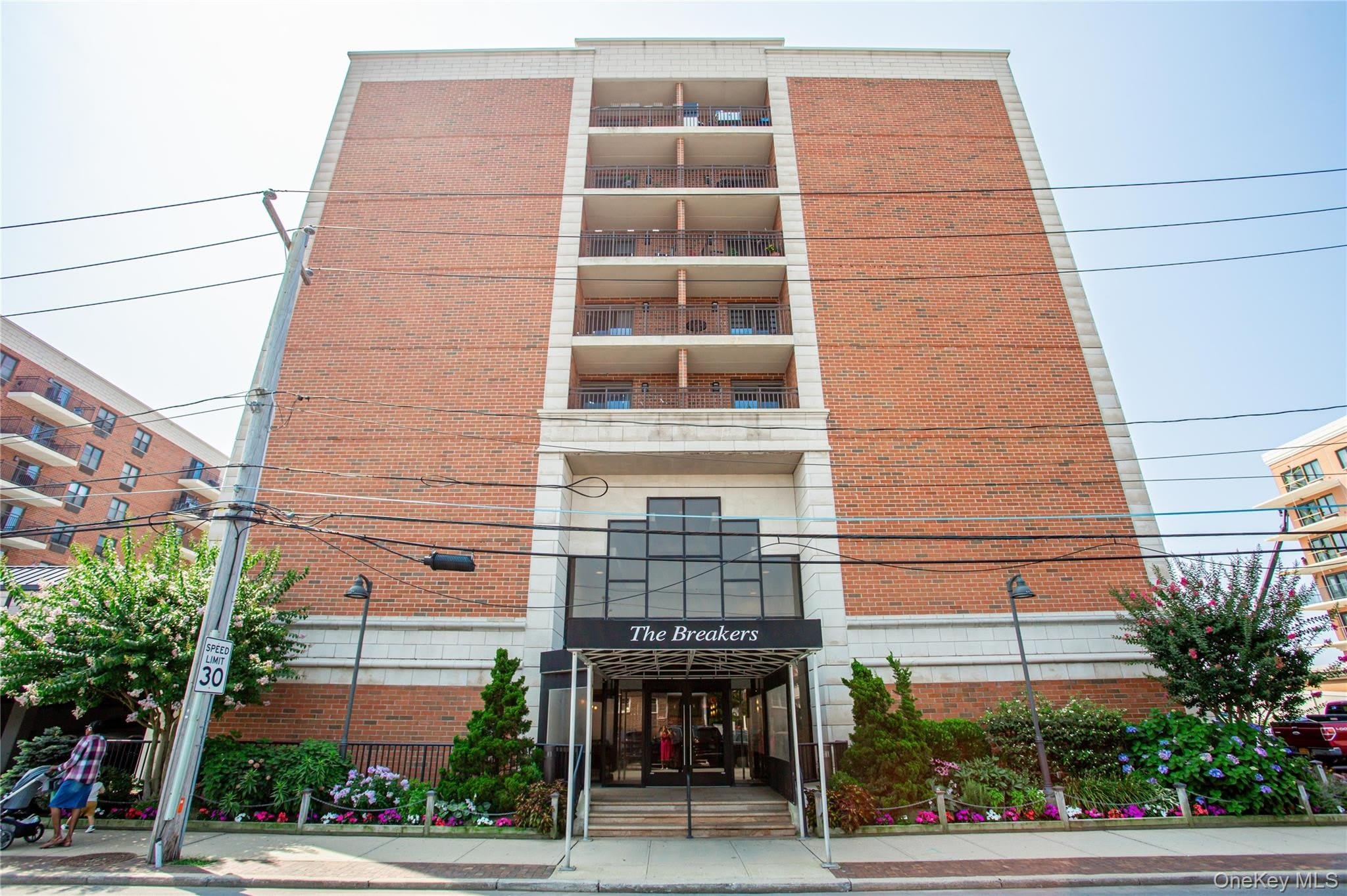 230 W Broadway – photo 2