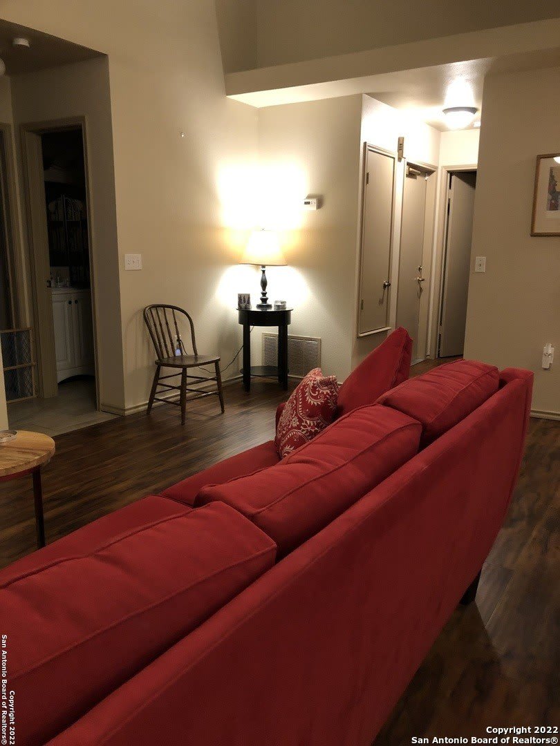 8214 Spring Town St – photo 4